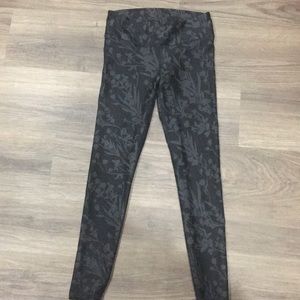 Fabletics leggings with design